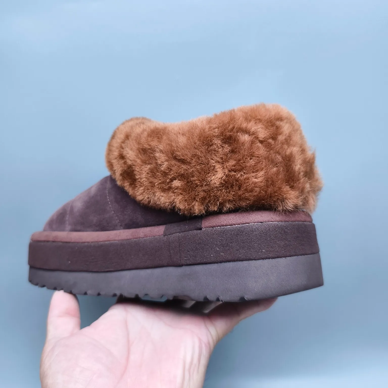 💰600 UGG sheepskin one-piece snow boots 6390 thick-soled slip-on casual shoes Color: Maroon Black Chocolate Size: 35-41